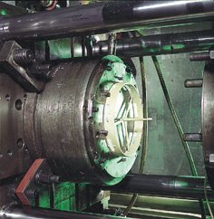 Stampo installato sulla macchina di produzione